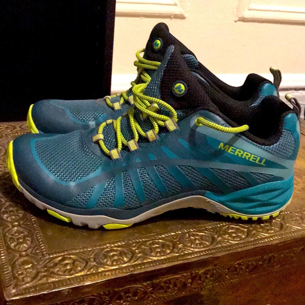 Green Merrell hiking sneakers, 8 / 8.5